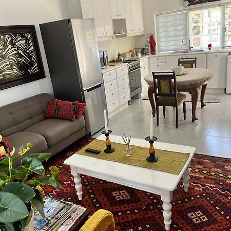 Somerset West Garden Apartments 2 Extérieur photo